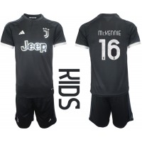 Fotballdrakt Barn Juventus Weston McKennie #16 Tredjedraktsett 2023-24 Kortermet (+ Korte bukser)